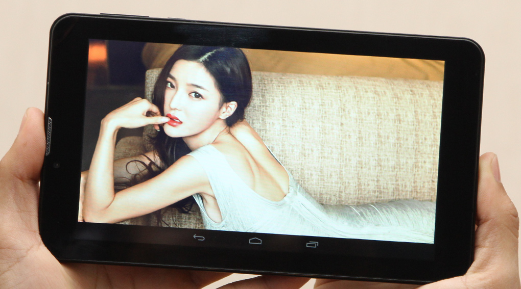 Khả năng hiển thị nội dung và hình ảnh trên Mobell Tab 7 khá tốt