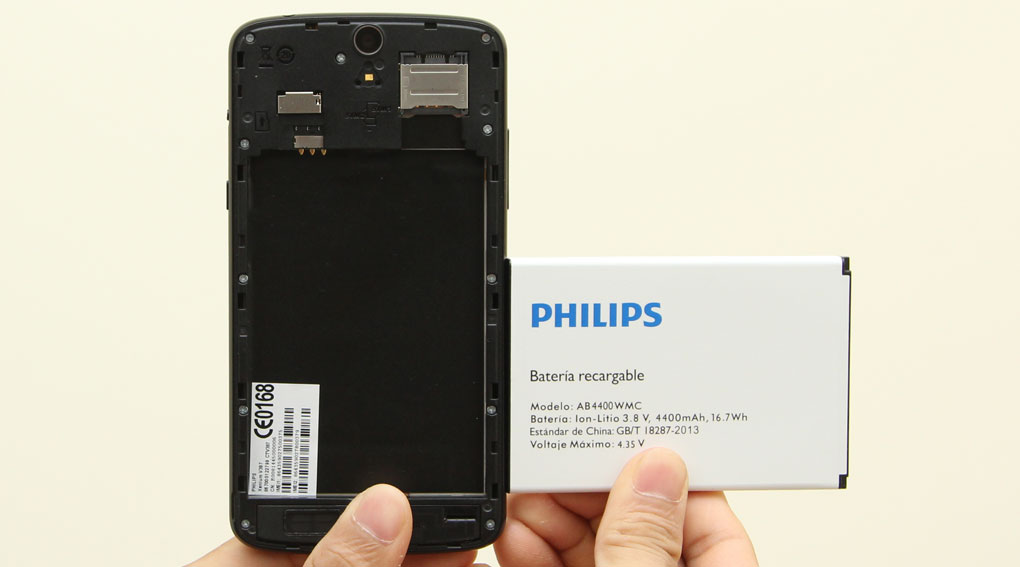 Pin của Philips V387 có thể tháo rời