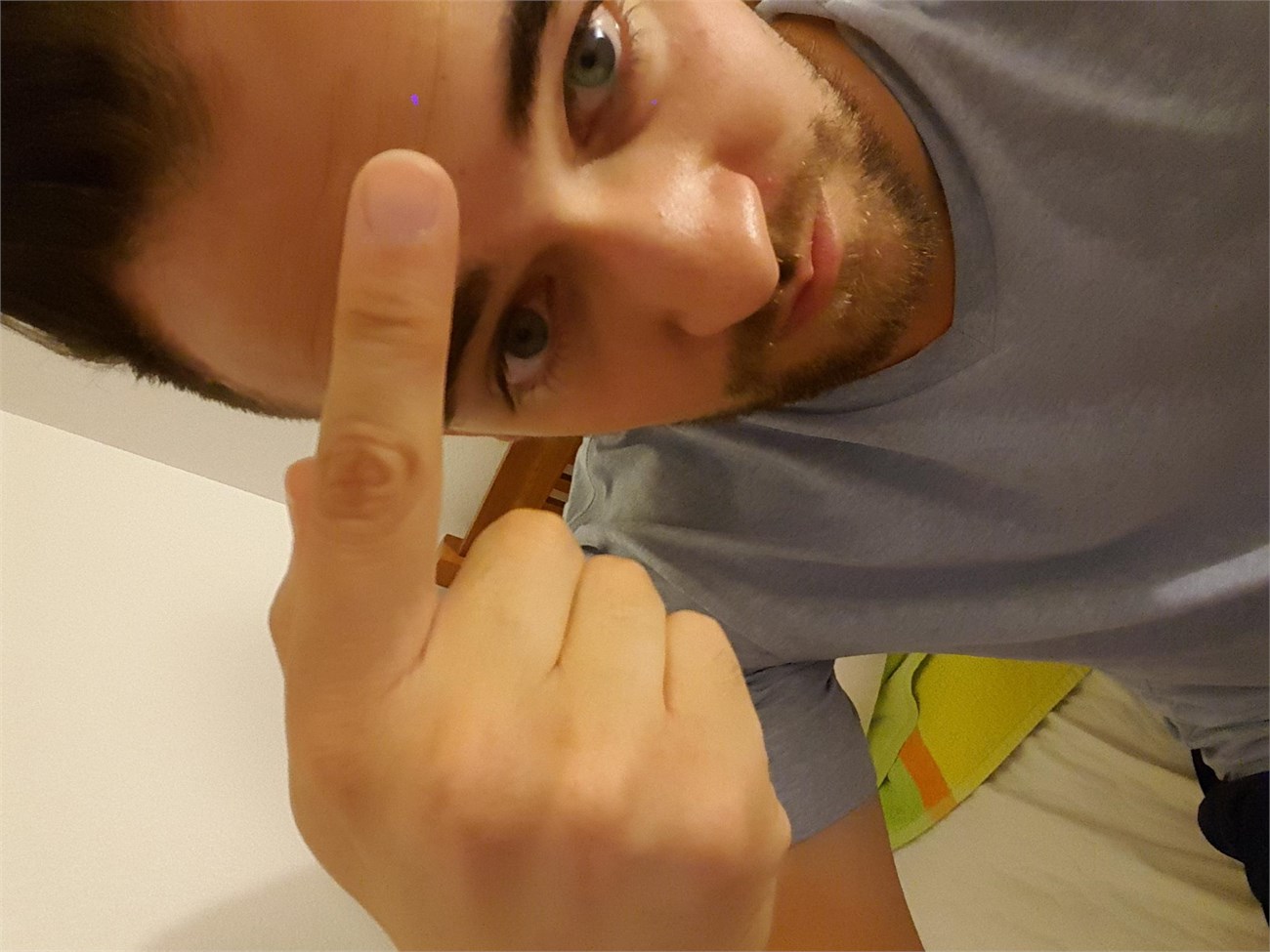 Một số bức ảnh khác cho thấy có các đốm màu lạ từ ảnh chụp camera trước Galaxy S6 3 Một số bức ảnh khác cho thấy có các đốm màu lạ từ ảnh chụp camera trước Galaxy S6 3