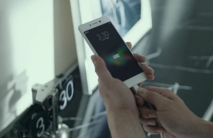 Ảnh quảng cáo của Oppo R7 và Oppo R7 Plus