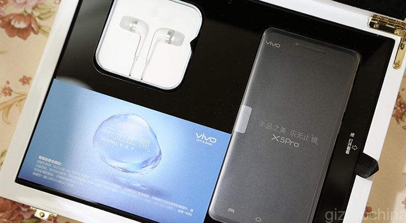Một số hình ảnh 'đập hộp' của Vivo X5 Pro 1 Một số hình ảnh 'đập hộp' của Vivo X5 Pro 1