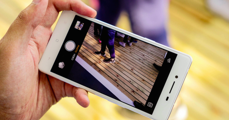 Loạt ảnh trên tay Oppo R7 và R7 Plus 20 Loạt ảnh trên tay Oppo R7 và R7 Plus 20
