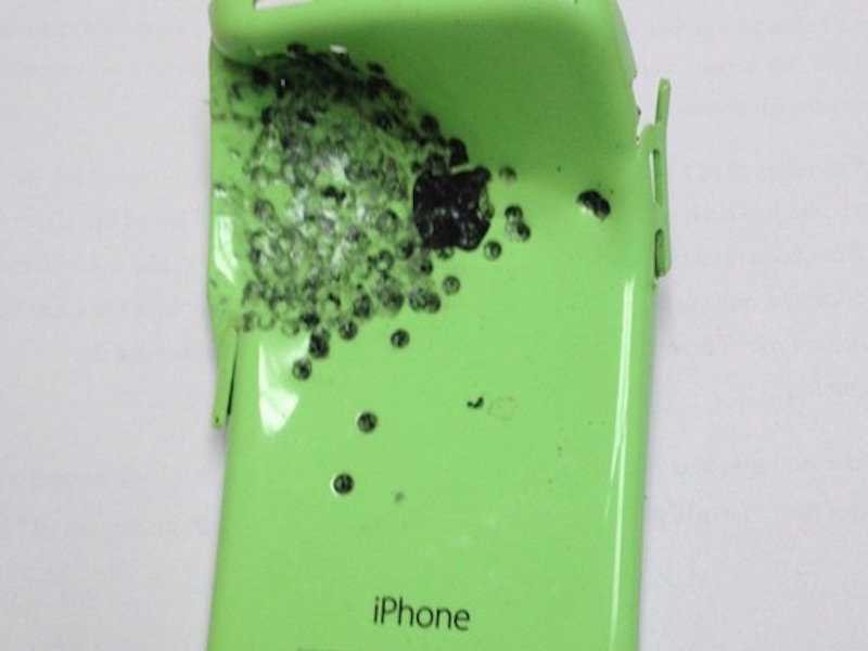 Chiếc iPhone 5c anh hùng