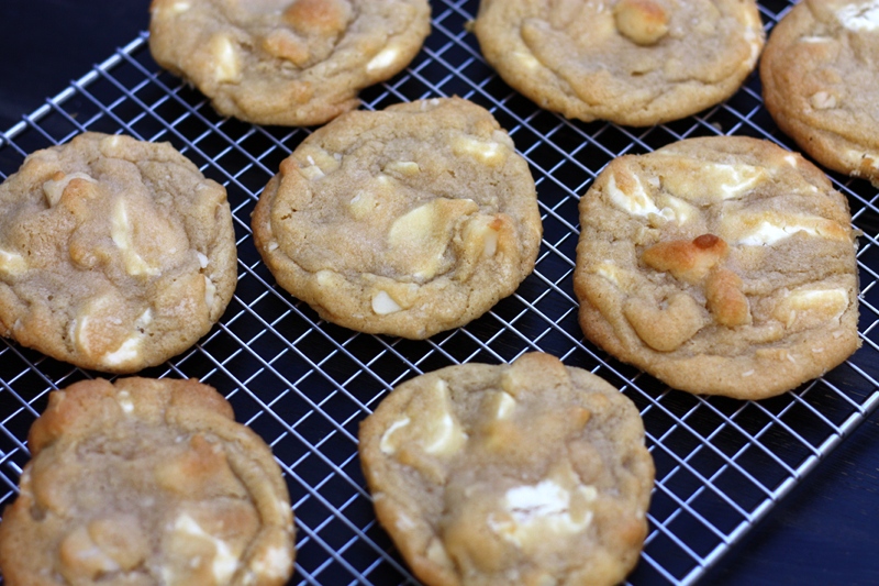 Macadamia Nut Cookie cũng là tên một loại bánh Macadamia Nut Cookie cũng là tên một loại bánh