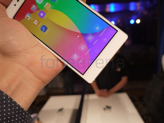 Các góc cạnh của máy 4