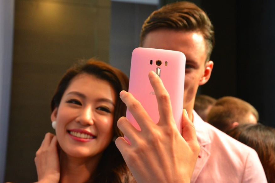 Zenfone Selfie sẽ bán ra trong tháng 7 Zenfone Selfie sẽ bán ra trong tháng 7