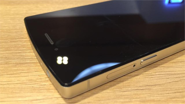 BKAV Bphone đã chính thức được mở bán 5000 chiếc