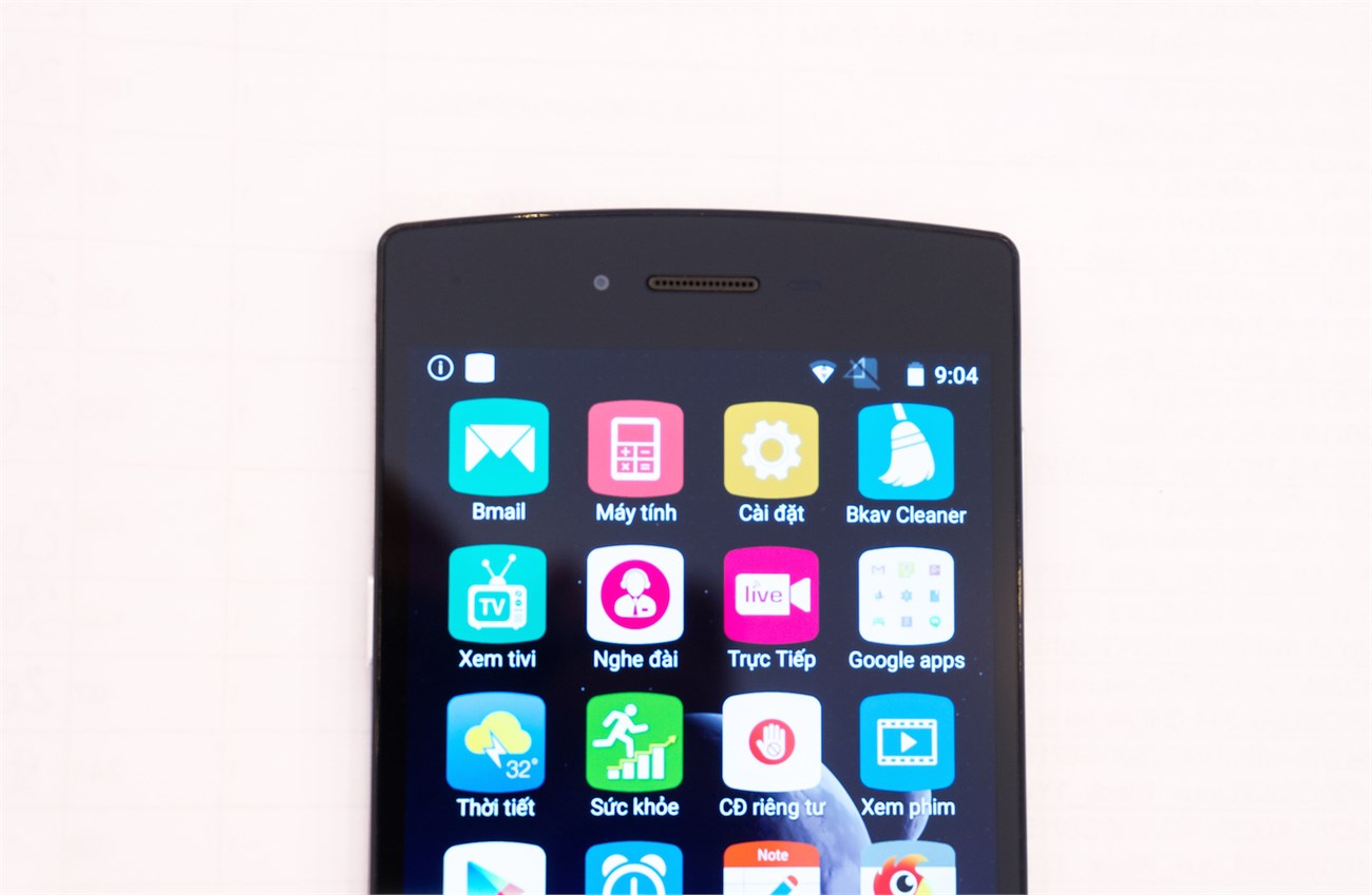 Bphone được trưng bày công cộng 3