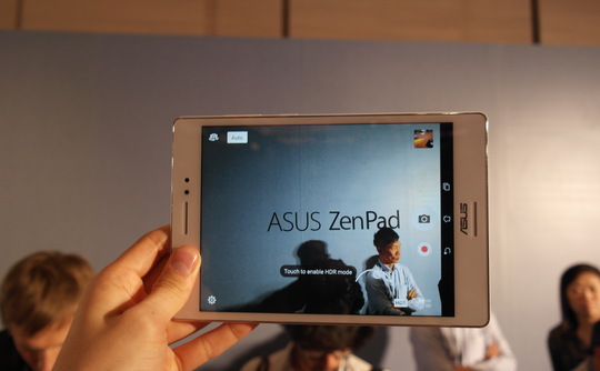 Thiết kế Zenpad S 8.0 cực đẹp mắt 6