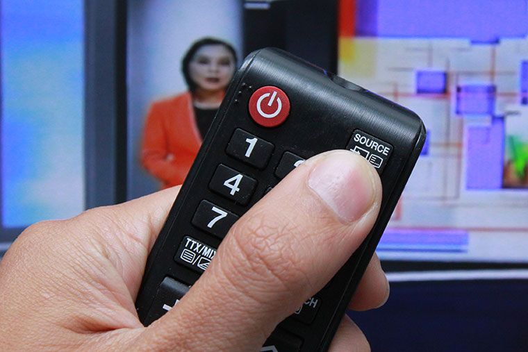 Chọn đầu vào dữ liệu là USB Cách sử dụng điều khiển tivi Samsung J5100 > Chọn đầu vào dữ liệu là USB