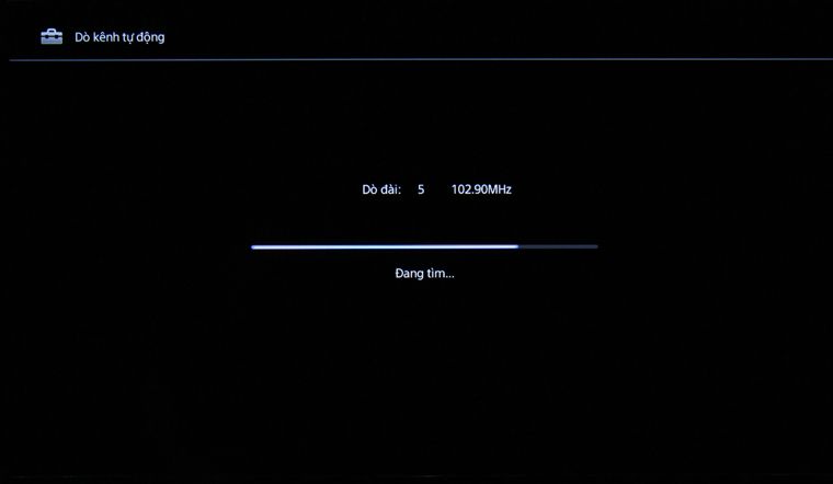 Tivi đang tiến hành dò đài tự động