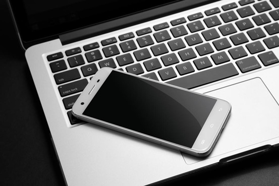 Doogee F3 có thiết kế khá đẹp mắt Doogee F3 có thiết kế khá đẹp mắt