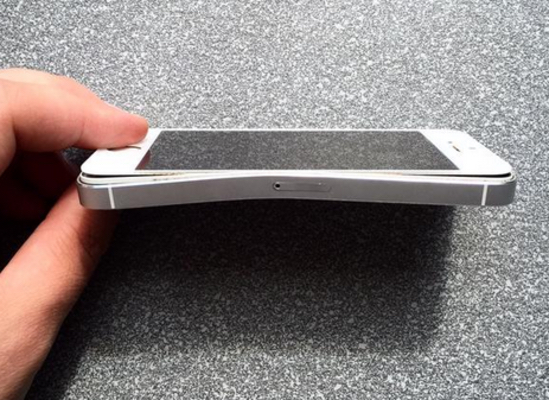 Sau Lumia 920, đến lượt iPhone 5s lập 'đại công'