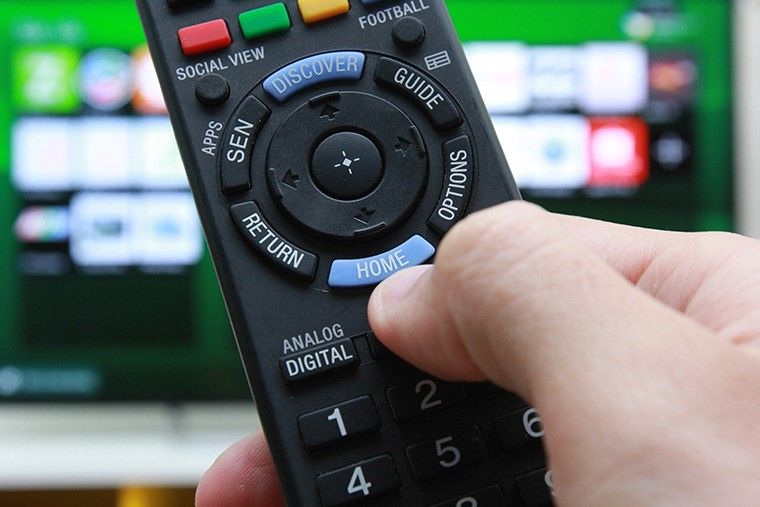 Bấm nút Home trên remote Bấm nút Home trên remote