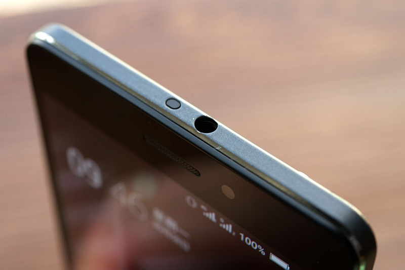 Thiết kế của máy khá bắt mắt 5