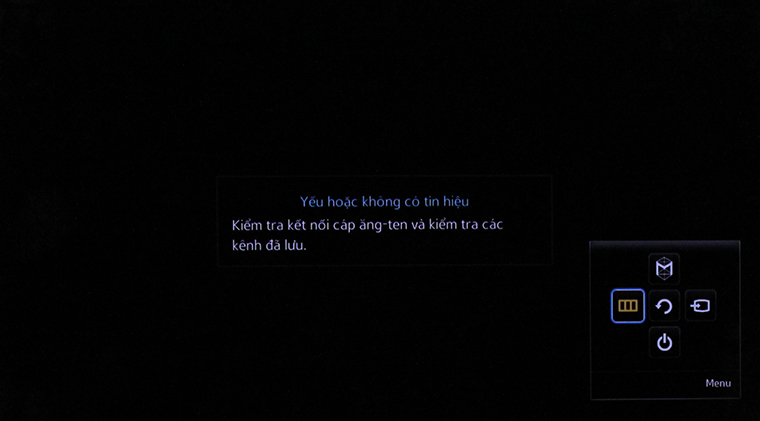 Cách khôi phục cài đặt gốc Smart tivi Samsung bằng phím cơ > Chọn “Menu”.