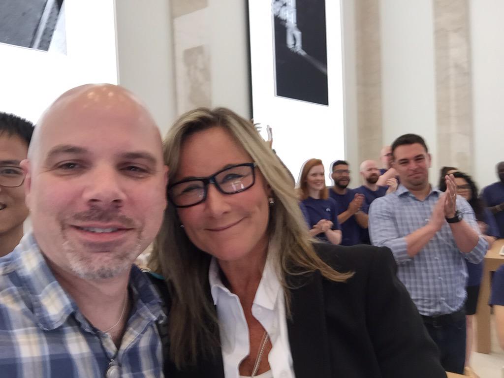 Angela Ahrendts Bà Angela Ahrendts