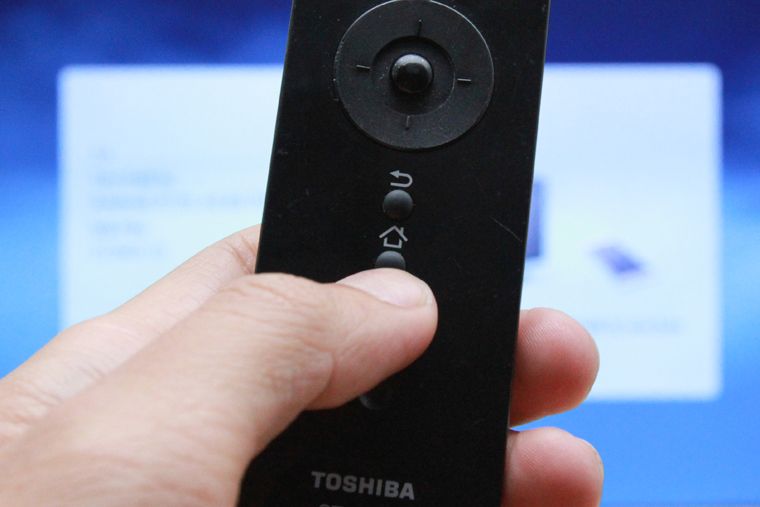 Nhấn chọn nút Home trên remote Cách xóa ứng dụng trên Smart tivi Toshiba > Nhấn chọn nút Home trên remote