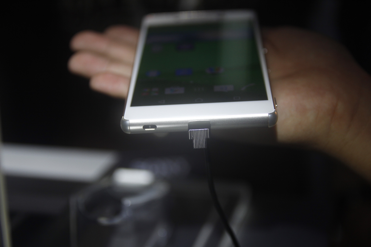 Trên tay Xperia Z3+ 8