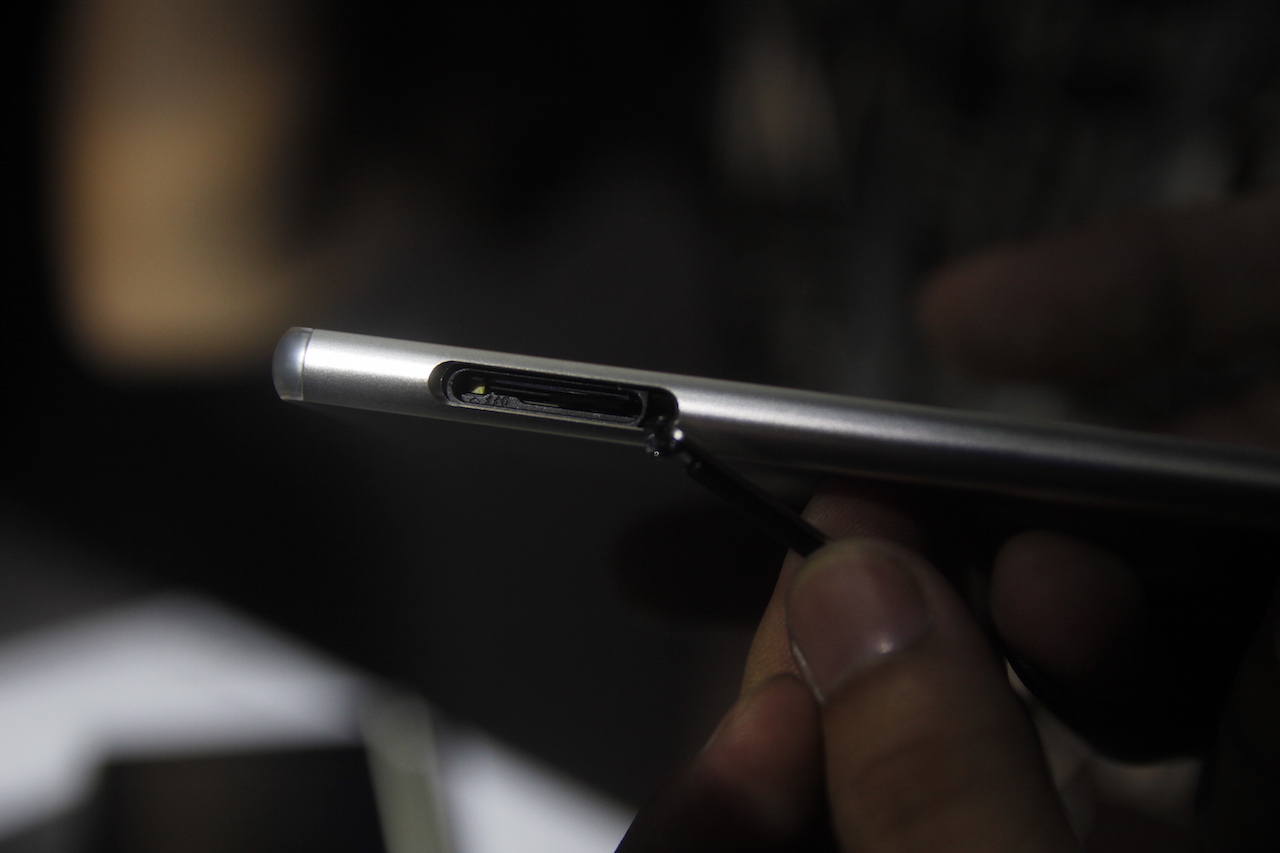 Trên tay Xperia Z3+ 7