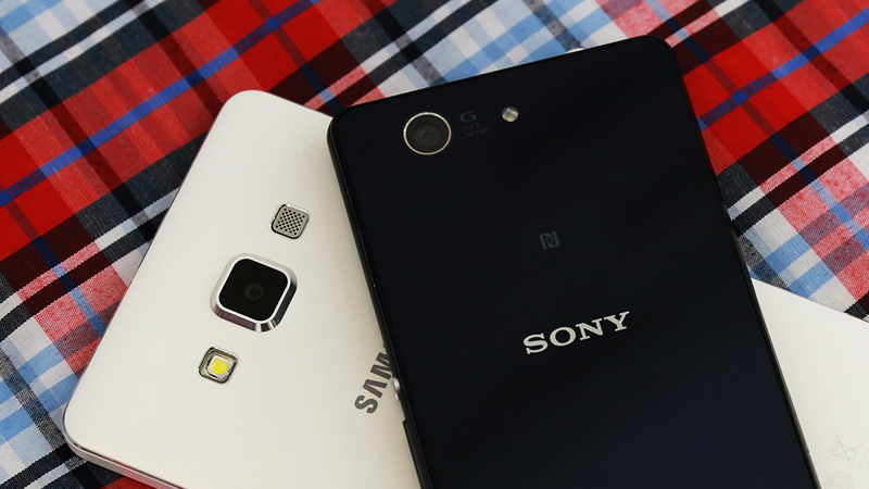 so-sanh-sony-xperia-z3-compact-va-galaxy-a7-10