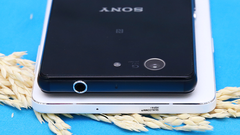 so-sanh-sony-xperia-z3-compact-va-galaxy-a7-15