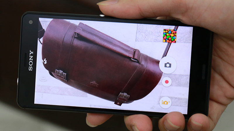 so-sanh-sony-xperia-z3-compact-va-galaxy-a7-21