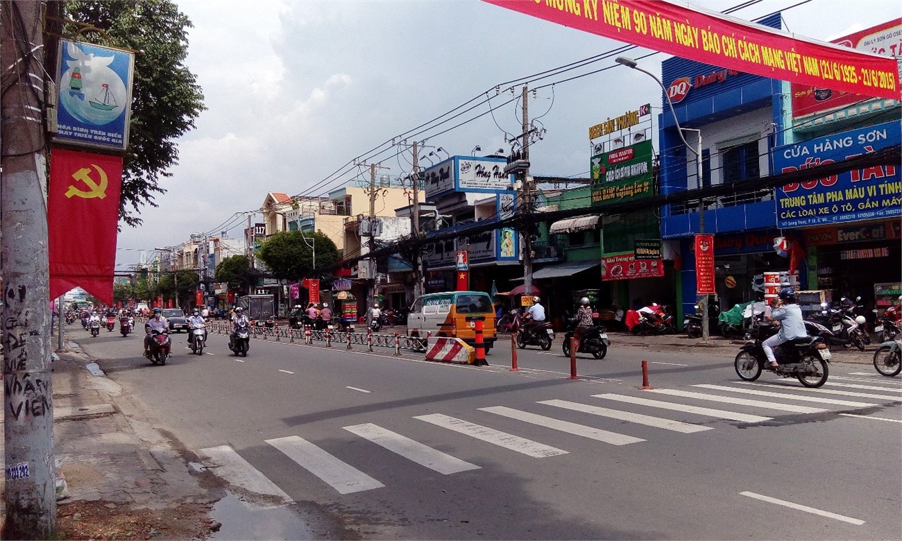 Trong môi trường điều kiện ánh sáng ngoài trời có thể thấy tấm hình có màu sắc khá thực tế