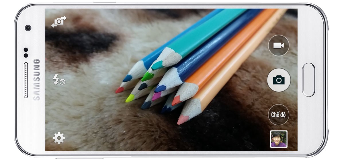 Giao diện chụp ảnh đơn giản 