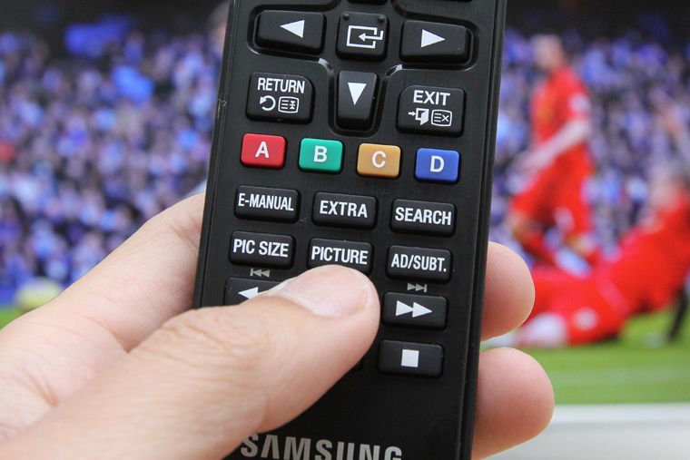 Nhấn nút PICTURE Cách sử dụng điều khiển tivi Samsung J5520 > Nhấn nút PICTURE