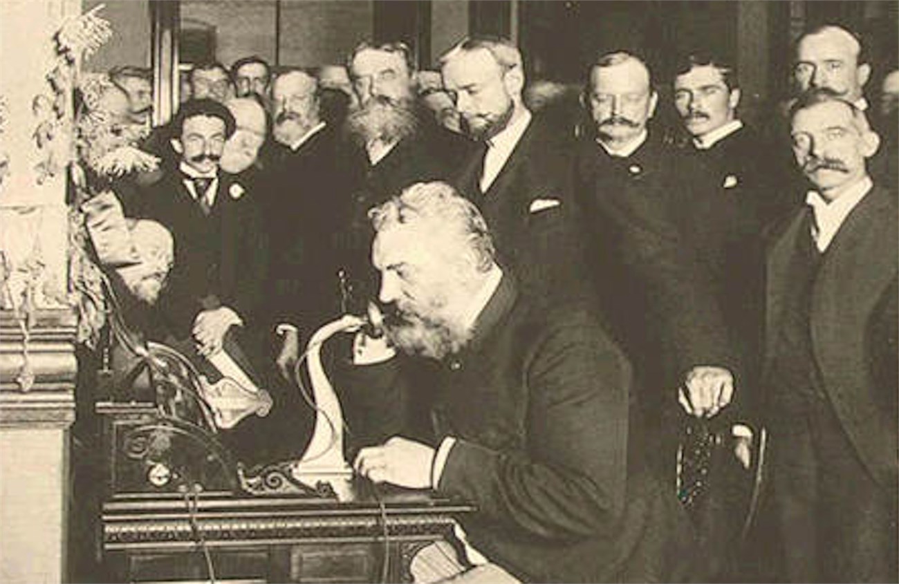 Graham Bell - nhà phát minh lỗi lạc, chủ nhân bằng sáng chế điện thoại 1