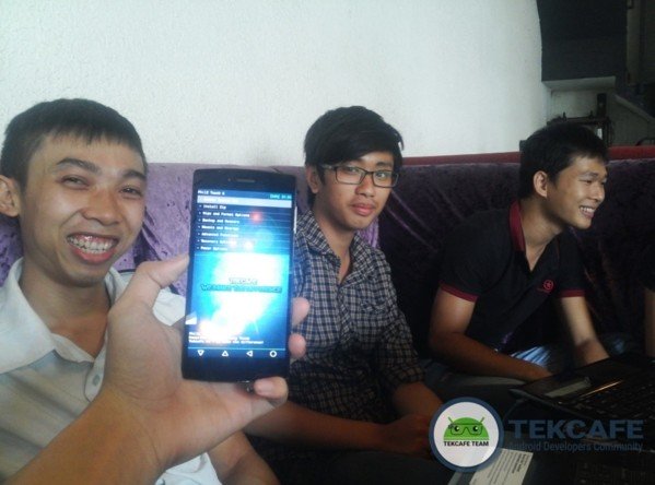 Nhóm TekCafe Team là những người đầu tiên root được Bphone Nhóm TekCafe Team là những người đầu tiên root được Bphone
