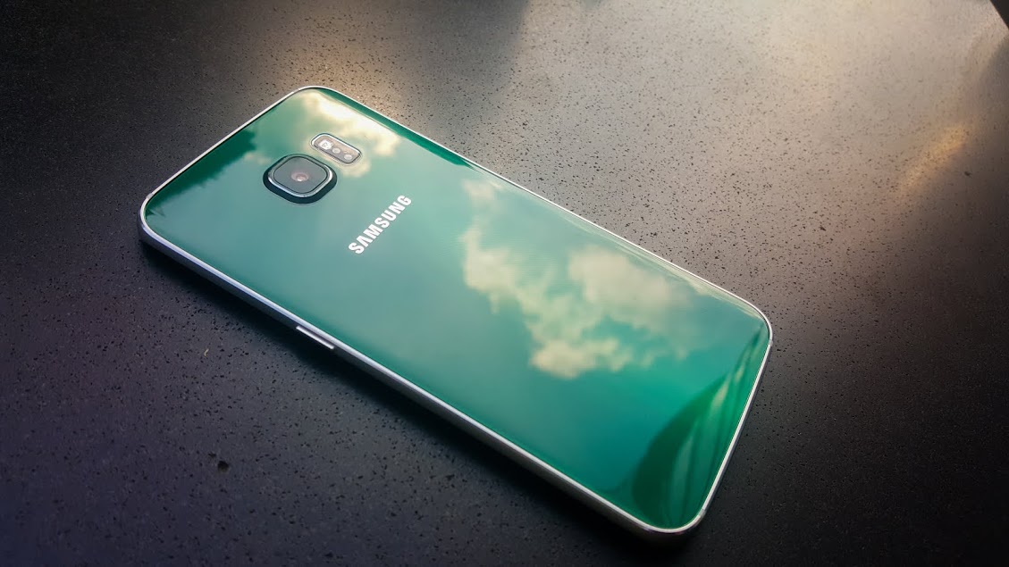 Galaxy S6 Edge màu Green Emerald 5