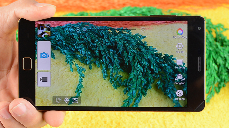 So sánh Samsung Galaxy A5 và Pantech Vega Iron 2