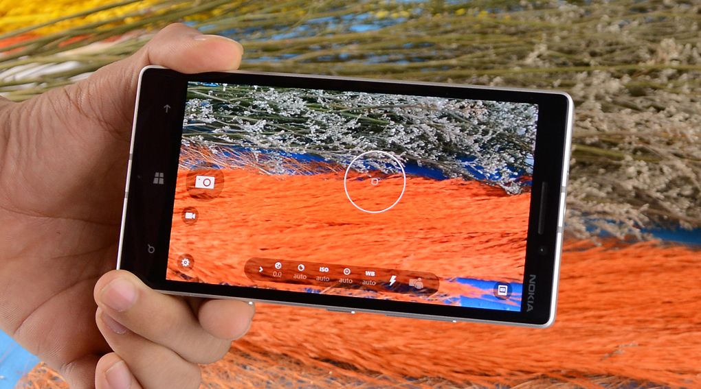 Lumia 930 giảm giá mạnh mẽ