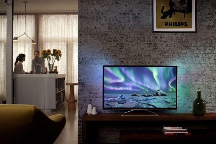Công nghệ Ambilight trên tivi Phillips là gì? > Ambilight tạo hiệu ứng ánh sáng quanh tivi