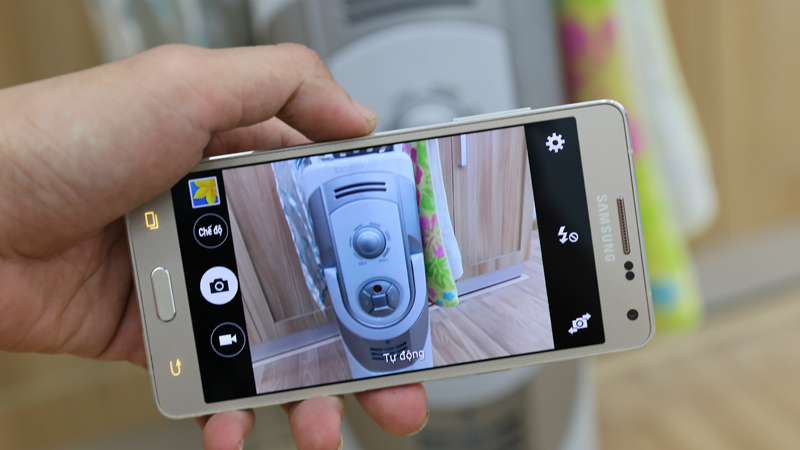 giao diện chụp ảnh của Galaxy A5