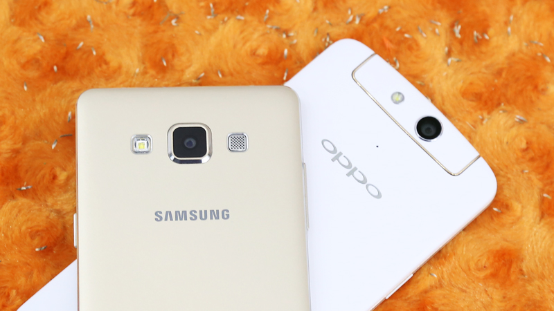 camera của A5 hơi lồi, trong khi N1 mini có thể xoay