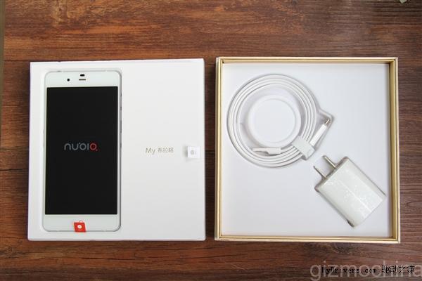 Đập hộp ZTE Nubia My Prague 5