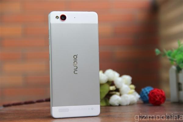 Thiết kế Nubia My Prague rất đẹp mắt 8