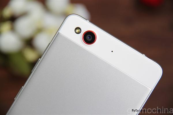 Thiết kế Nubia My Prague rất đẹp mắt 6