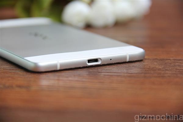 Thiết kế Nubia My Prague rất đẹp mắt 10