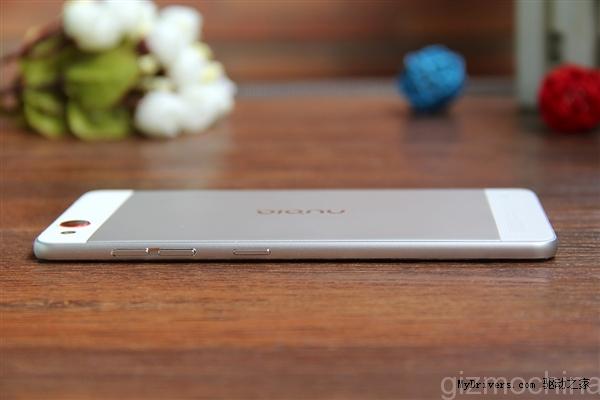 Thiết kế Nubia My Prague rất đẹp mắt 12