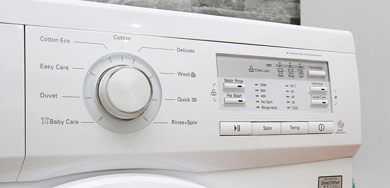 Bảng điều khiển của máy giặt LG 7kg có những chức năng nào?
