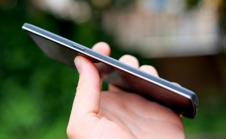 Cạnh bên cũ của OnePlus One