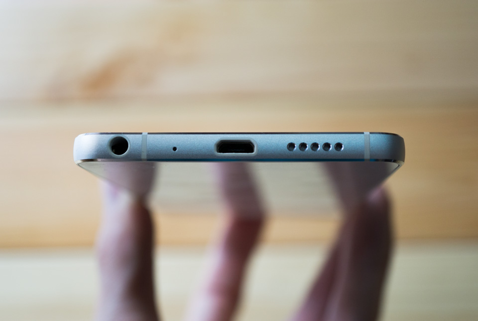 Phía dưới Q GLAM dap-hop-tren-tay-nhanh--q-glam