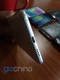 Umi Hammer S có thiết kế khá chắc chắn Umi Hammer S có thiết kế khá chắc chắn