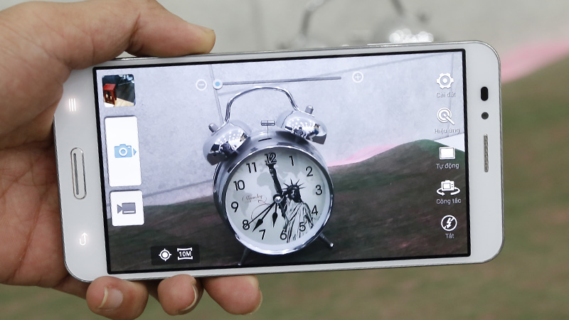 Pantech Vega Secret Up A900L và LG G3 Stylus