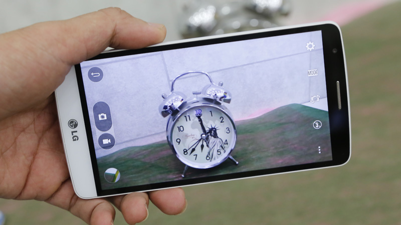 Pantech Vega Secret Up A900L và LG G3 Stylus