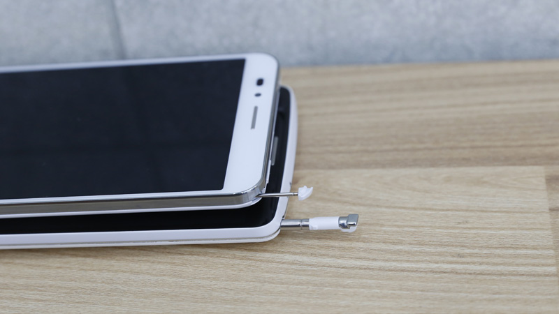 Pantech Vega Secret Up A900L và LG G3 Stylus